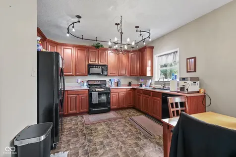 1163 King Maple Drive Greenfield IN 46140