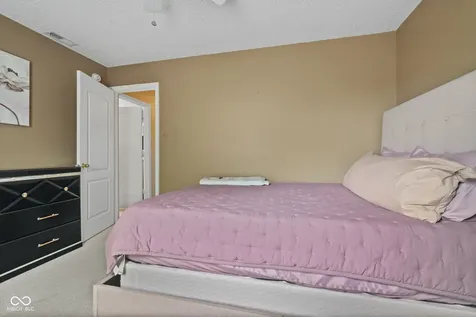 1163 King Maple Drive Greenfield IN 46140