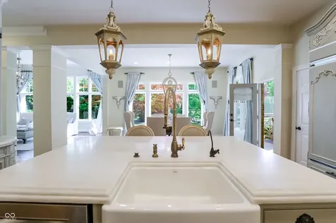 4243 Heyward Lane Indianapolis IN 46250