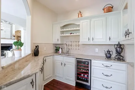 10821 Club Point Drive Fishers IN 46037