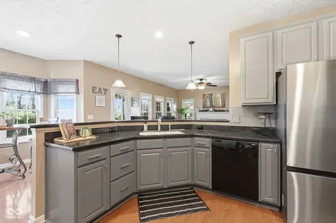 9103 Iris Lane Zionsville IN 46077