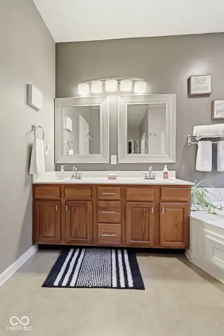 9103 Iris Lane Zionsville IN 46077