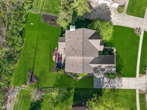 9103 Iris Lane Zionsville IN 46077