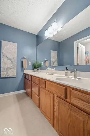 9103 Iris Lane Zionsville IN 46077