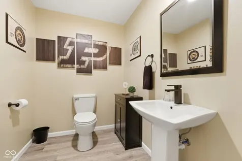 9103 Iris Lane Zionsville IN 46077