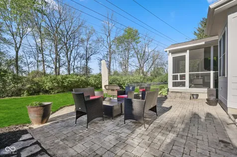 9103 Iris Lane Zionsville IN 46077