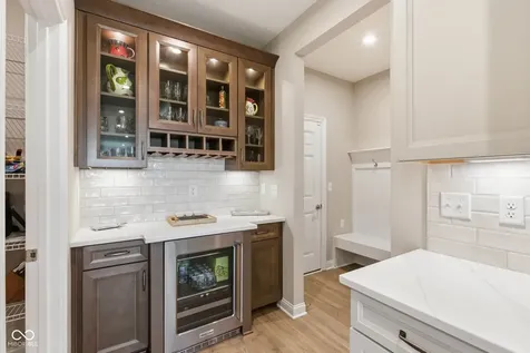 9381 Coopers Lane Mccordsville IN 46055