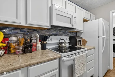 8830 Yardley Court Indianapolis IN 46268