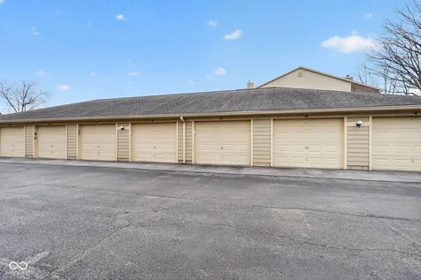 8830 Yardley Court Indianapolis IN 46268