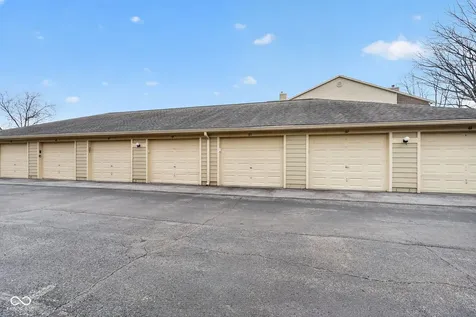 8830 Yardley Court Indianapolis IN 46268