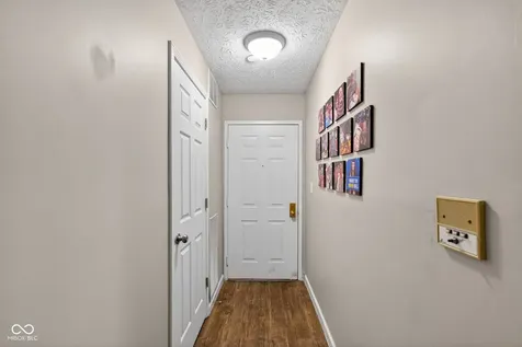 8830 Yardley Court Indianapolis IN 46268