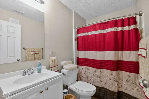 8830 Yardley Court Indianapolis IN 46268