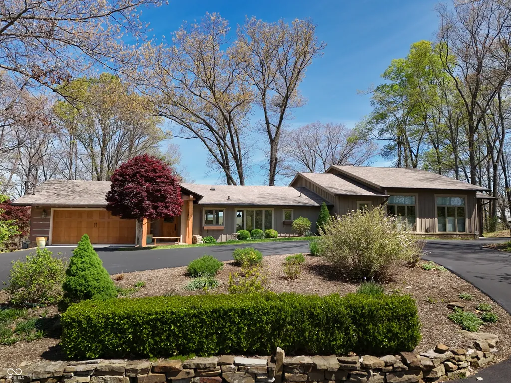 488 Town Hill Road E Nashville IN 47448
