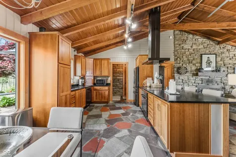 488 Town Hill Road E Nashville IN 47448