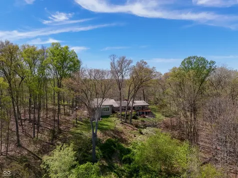 488 Town Hill Road E Nashville IN 47448