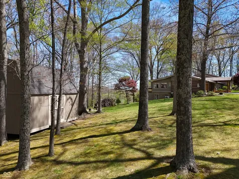 488 Town Hill Road E Nashville IN 47448