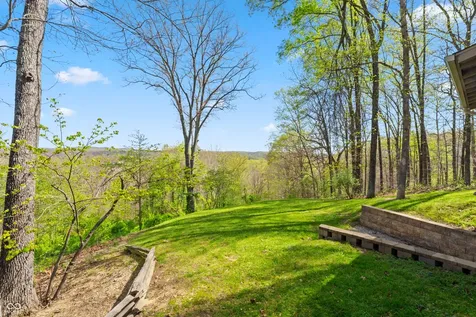 488 Town Hill Road E Nashville IN 47448
