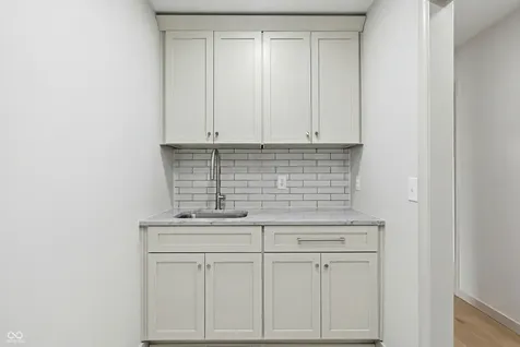 6908 Creekridge Trail Indianapolis IN 46256