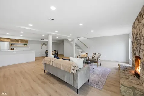 6908 Creekridge Trail Indianapolis IN 46256