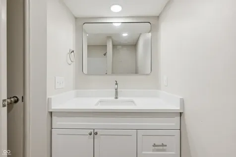 6908 Creekridge Trail Indianapolis IN 46256