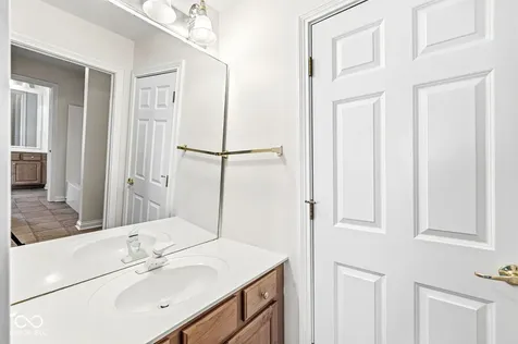 4236 Statesmen Drive Indianapolis IN 46250