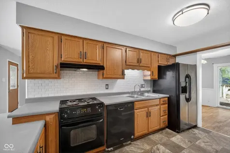 8516 Palm Court Indianapolis IN 46219