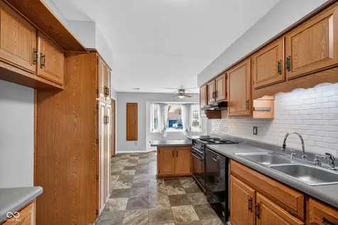 8516 Palm Court Indianapolis IN 46219