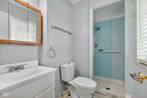 8516 Palm Court Indianapolis IN 46219