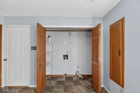 8516 Palm Court Indianapolis IN 46219