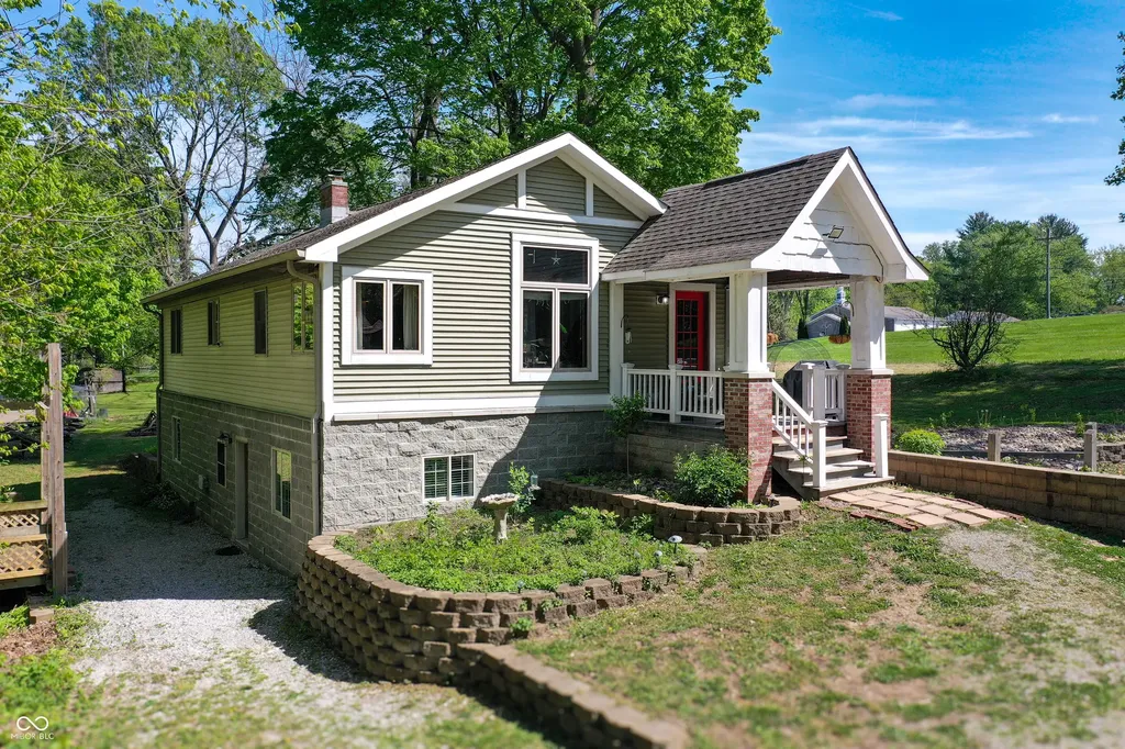 8465 Valley View Drive Martinsville IN 46151