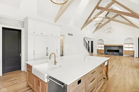 15876 Oak Park Westfield IN 46074