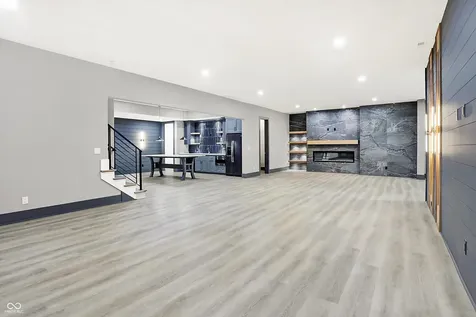 15876 Oak Park Westfield IN 46074