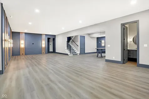 15876 Oak Park Westfield IN 46074