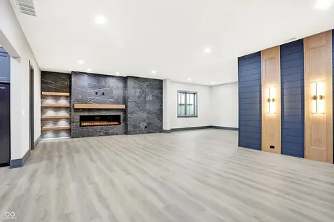 15876 Oak Park Westfield IN 46074