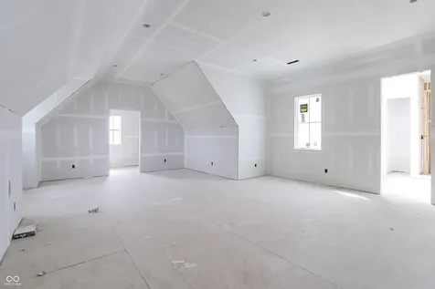 15876 Oak Park Westfield IN 46074