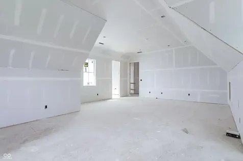 15876 Oak Park Westfield IN 46074