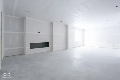 15876 Oak Park Westfield IN 46074