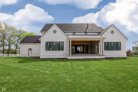 15876 Oak Park Westfield IN 46074
