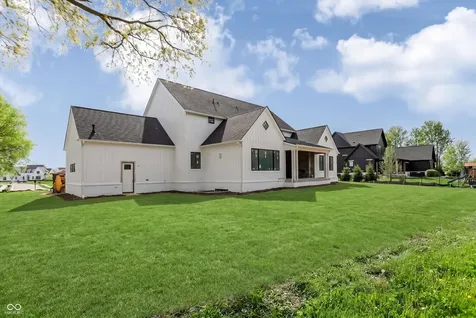 15876 Oak Park Westfield IN 46074
