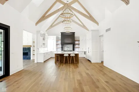 15876 Oak Park Westfield IN 46074