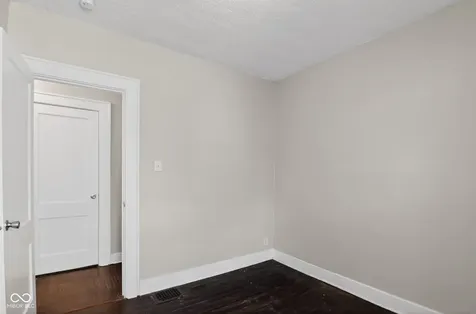 424 Harvard Place Indianapolis IN 46208