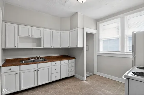 424 Harvard Place Indianapolis IN 46208