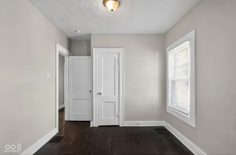 424 Harvard Place Indianapolis IN 46208