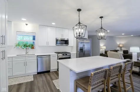 4625 Berkshire Lane Indianapolis IN 46226