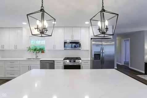 4625 Berkshire Lane Indianapolis IN 46226