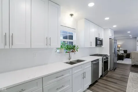 4625 Berkshire Lane Indianapolis IN 46226