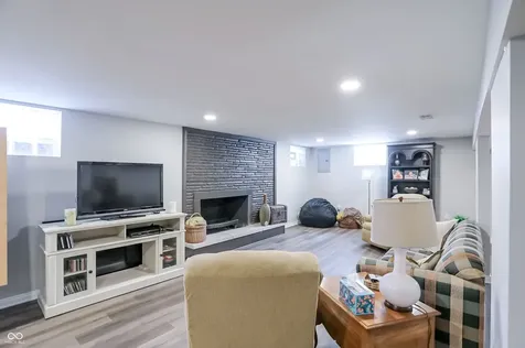 4625 Berkshire Lane Indianapolis IN 46226