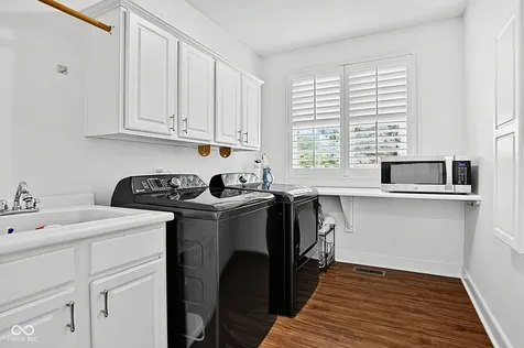 5424 Woodfield Drive N Carmel IN 46033
