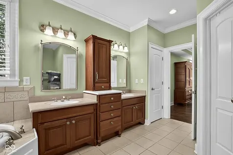 5424 Woodfield Drive N Carmel IN 46033
