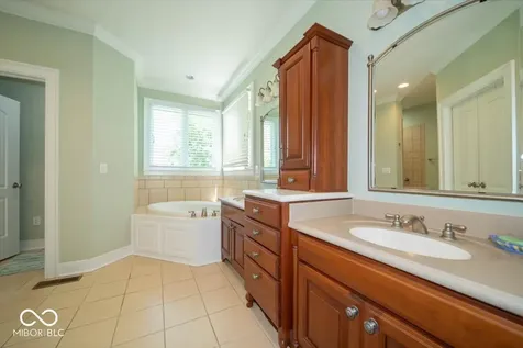 5424 Woodfield Drive N Carmel IN 46033